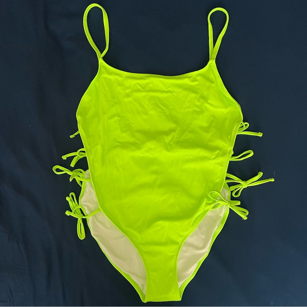 Kittenish X Amore & Sorvete Neon Tie One Piece
